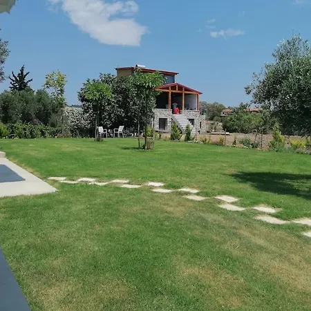 Nicole's Boutique In * Nikiti (Sithonia)