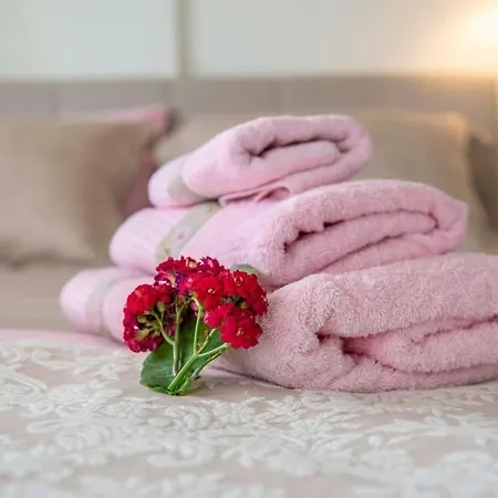 Nicole's Boutique In Nikiti (Sithonia)