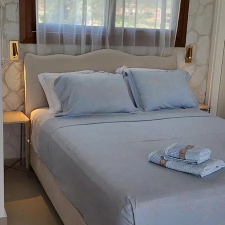 Nicole's Boutique In * Nikiti (Sithonia)