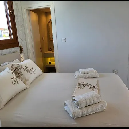 Nicole's Boutique In Nikiti (Sithonia)