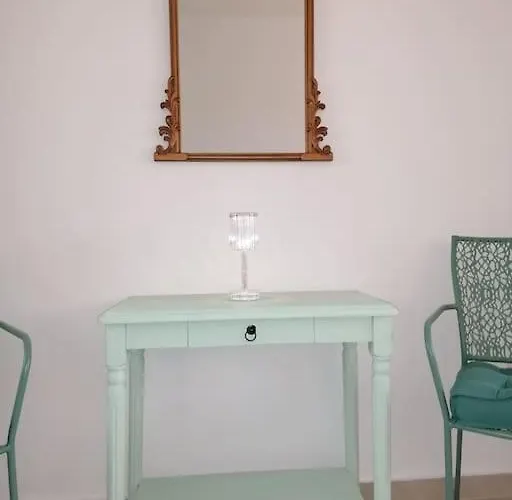 Nicole's Boutique In Apartamento