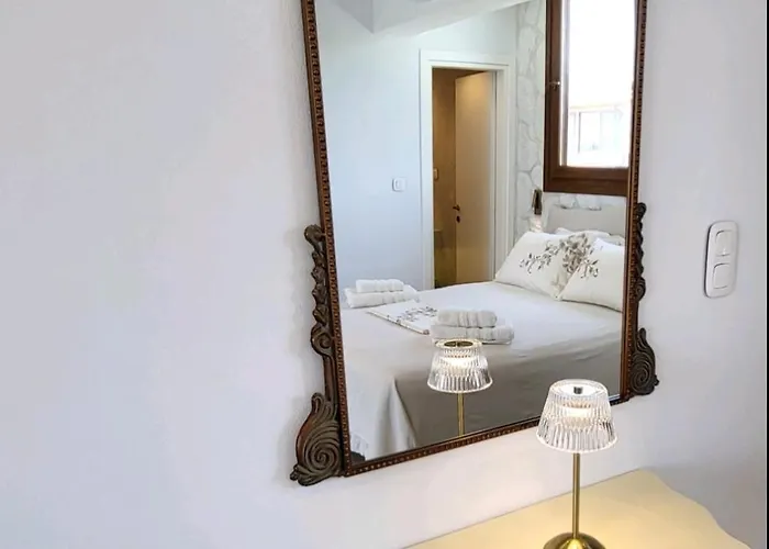 Nicole's Boutique In * Nikiti (Sithonia)